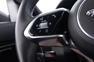 Jaguar E-PACE – thumbnail 36