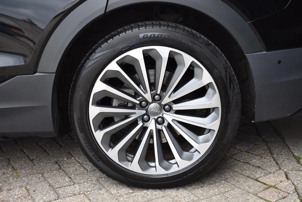 Audi e-tron – foto 6