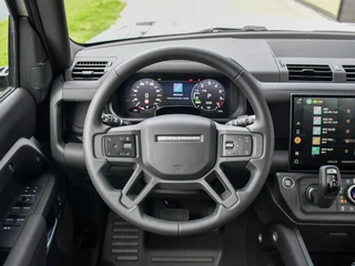 Land Rover Defender – thumbnail 16
