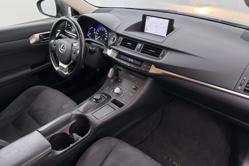 Lexus CT – foto 15