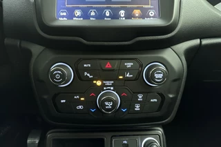 Jeep Renegade – thumbnail 19