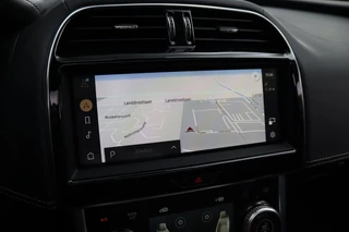 Jaguar XE – thumbnail 30