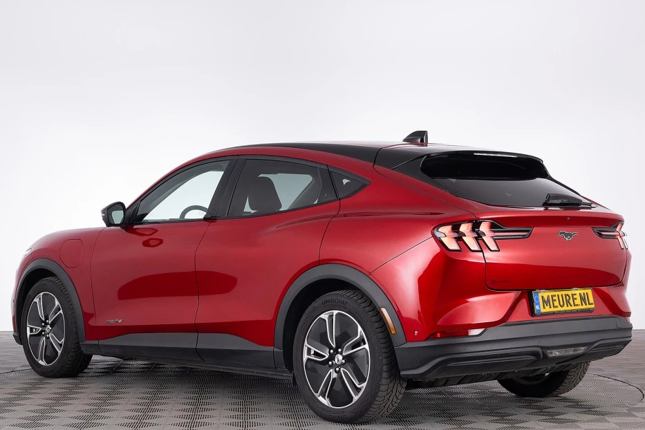Ford Mustang Mach-E – foto 2