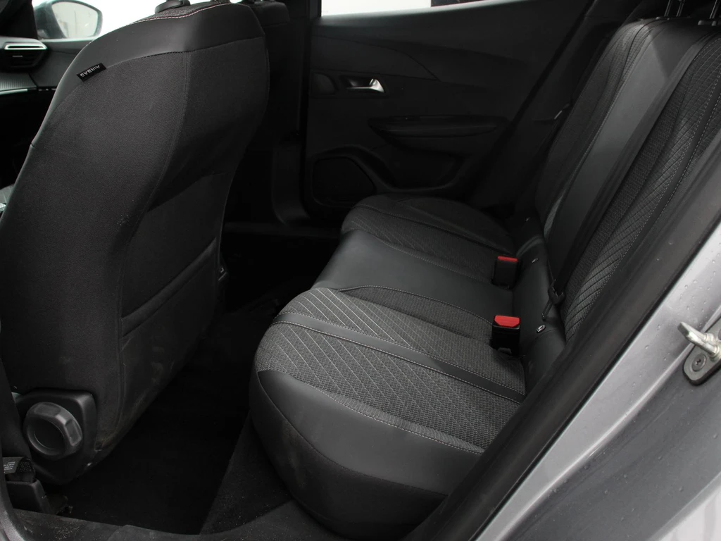 Peugeot e-2008 – foto 15