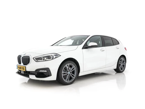 BMW 1 Serie 118i High Executive Edition Sport-Line (INCL-BTW) *LEATHER | DIGI-COCKPIT | HARMAN/KARDON-AUDIO | FULL-LED | KEYLESS | NAVI-FULLMAP | DAB | CAMERA | ECC | CARPLAY | PDC | AMBIENT-LIGHT | CRUISE | SPORT-SEATS | 17"ALU*