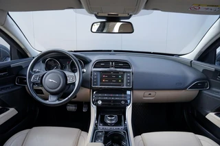 Jaguar XE – thumbnail 8