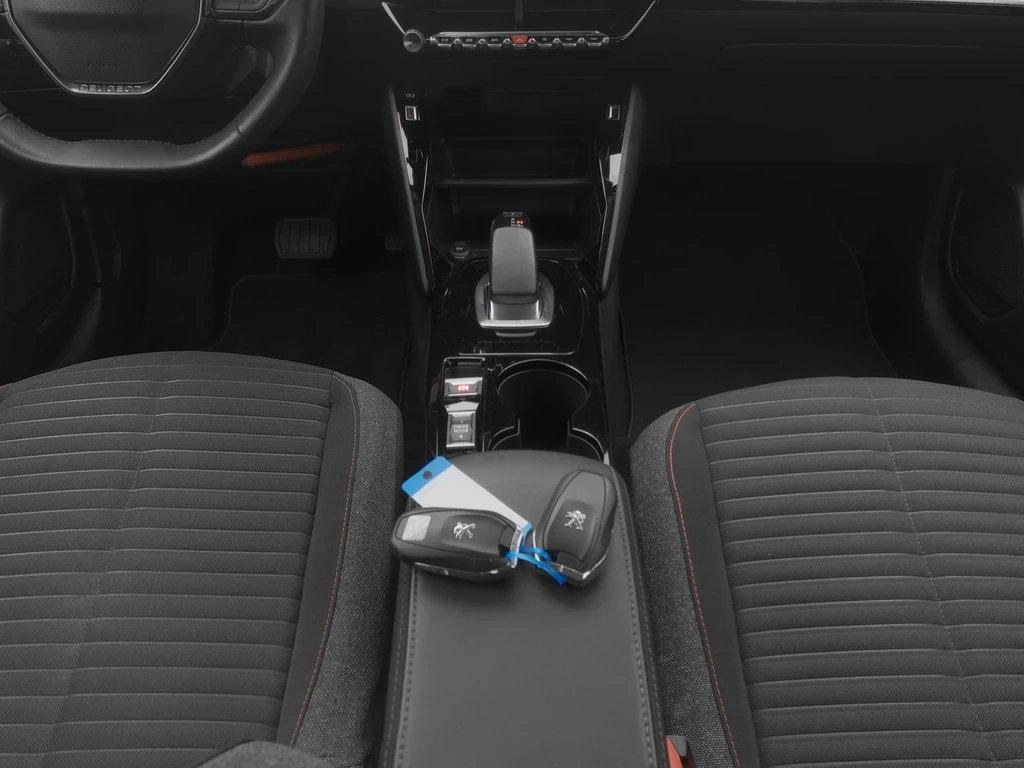 Peugeot e-208 – foto 27
