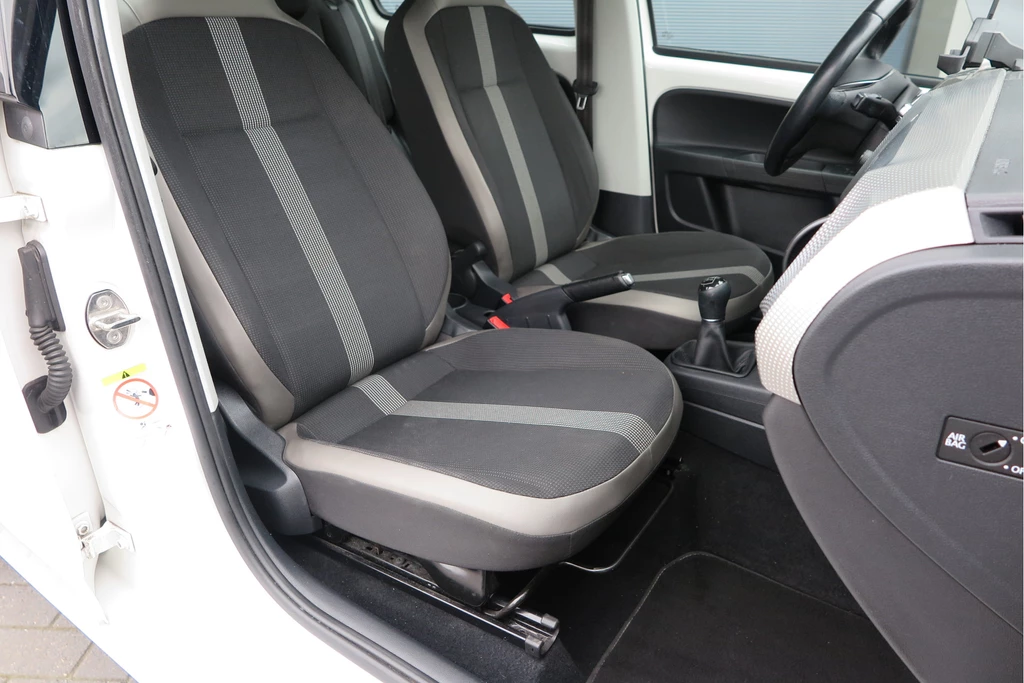 Volkswagen up! – foto 32