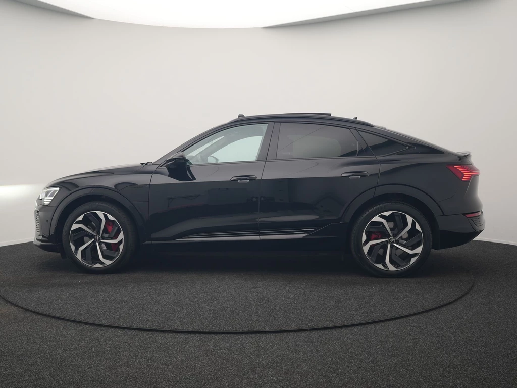Audi Q8 Sportback e-tron – foto 3