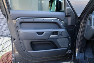 Land Rover Defender – thumbnail 21