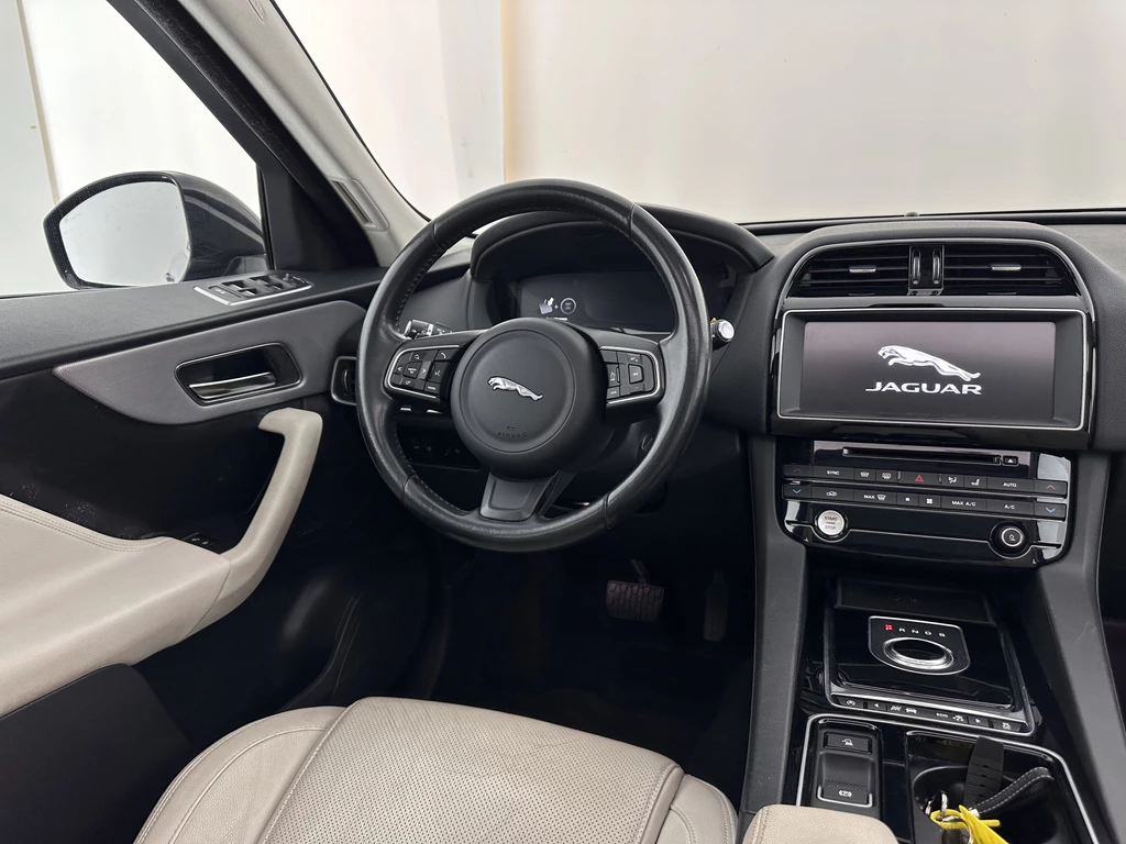 Jaguar F-PACE – foto 9