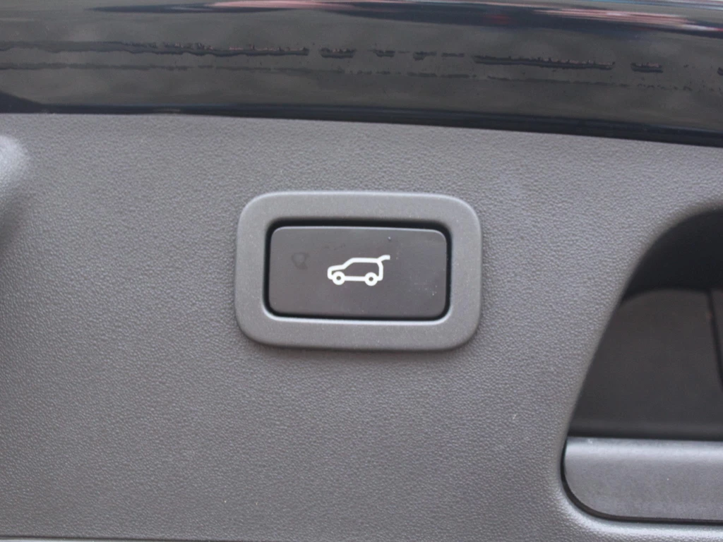 Jaguar E-PACE – foto 32