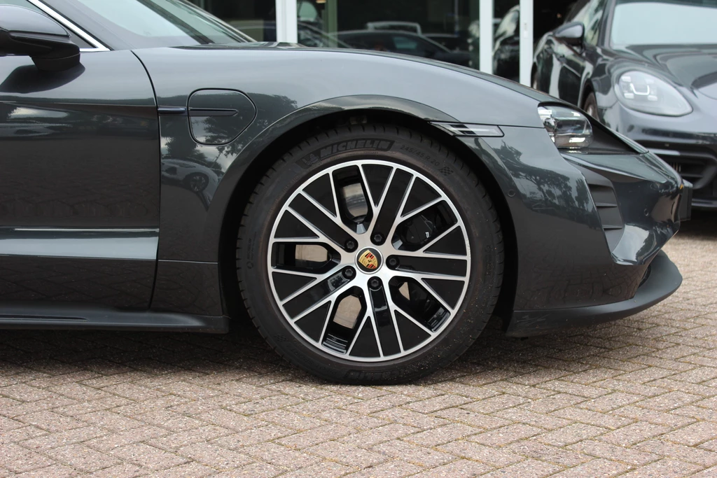 Porsche Taycan – foto 17