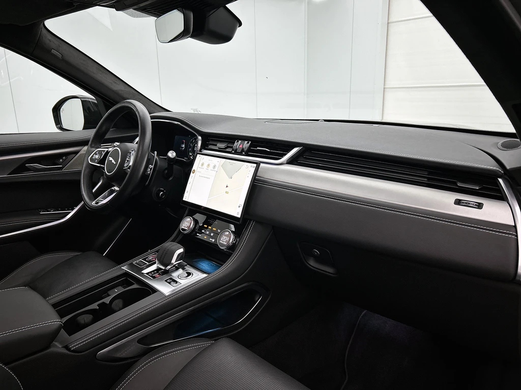 Jaguar F-PACE – foto 6