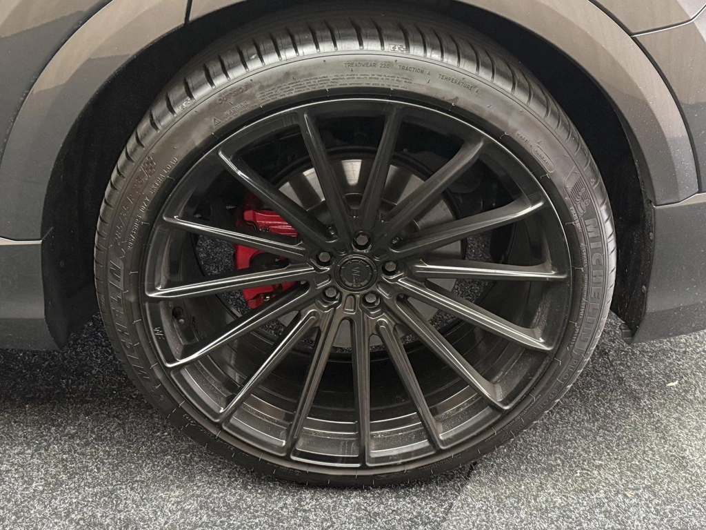 Audi SQ8 – foto 14