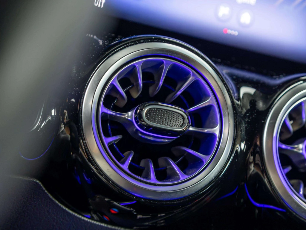 Mercedes-Benz EQA – foto 18
