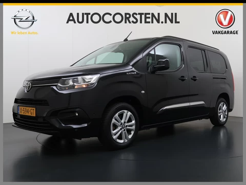 Toyota ProAce CITY Verso Electric AUT. 7persoons !Active Long Soh 98% Navi Camera Trekhaak Klapraam-in-klep PDC-a+v LM Dual-ECC 2-Schuifdeuren Cruise ESP Bordherkenning ABS Connect Visio Park 1 Smartphone-Oplader Dakrails Priv.Glas  50 kWh 3 fase 11kw lader ! Orig. NLse auto 1e eigenaar € 54.000 nieuw