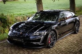 Porsche Taycan – thumbnail 3