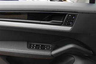 Porsche Cayenne – thumbnail 37