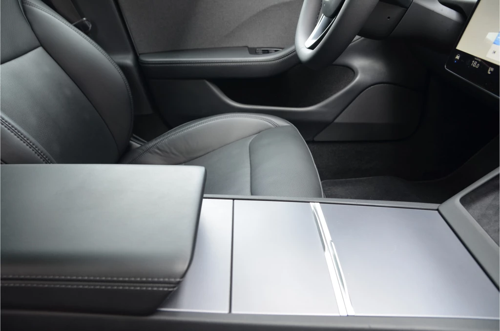 Tesla Model 3 – foto 8