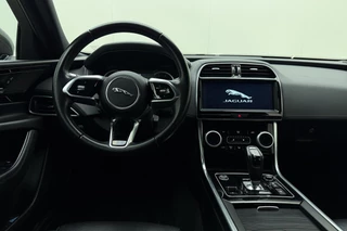 Jaguar XE – thumbnail 19