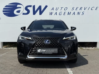Lexus UX – thumbnail 7