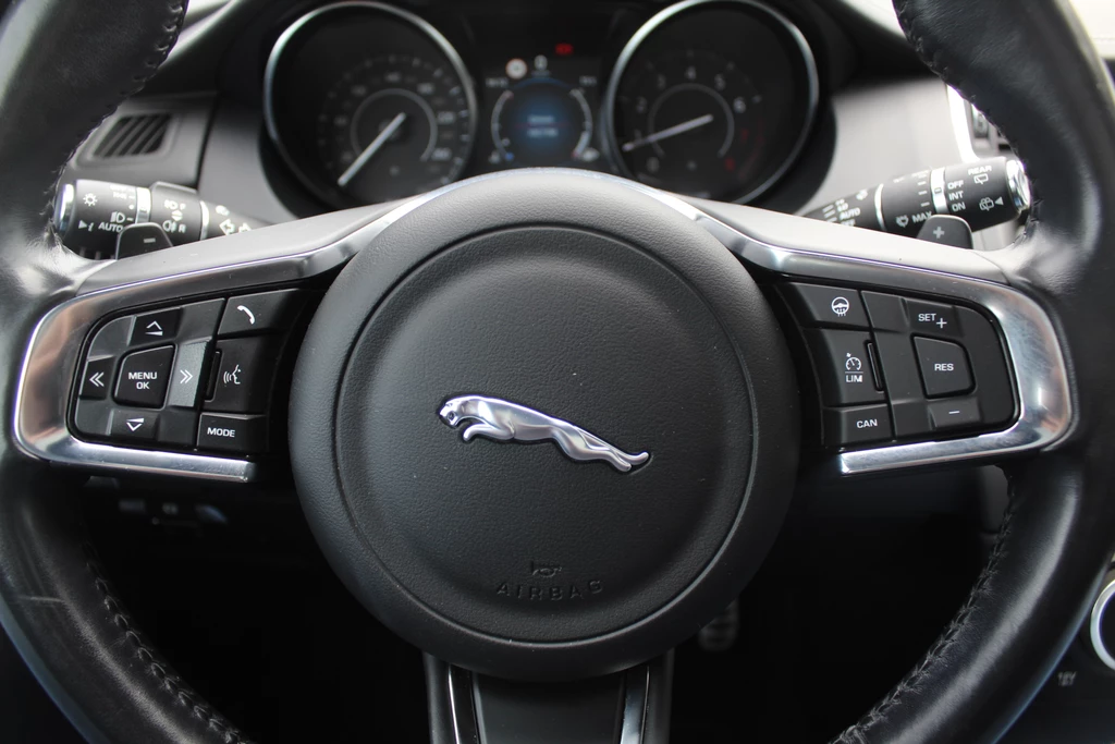 Jaguar E-PACE – foto 31