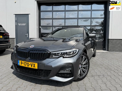 BMW 3-serie Touring 320e Business M-SPORT Panoramadak sportstoelen