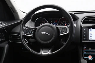 Jaguar F-PACE – thumbnail 33