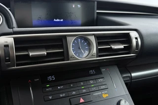 Lexus IS – thumbnail 31