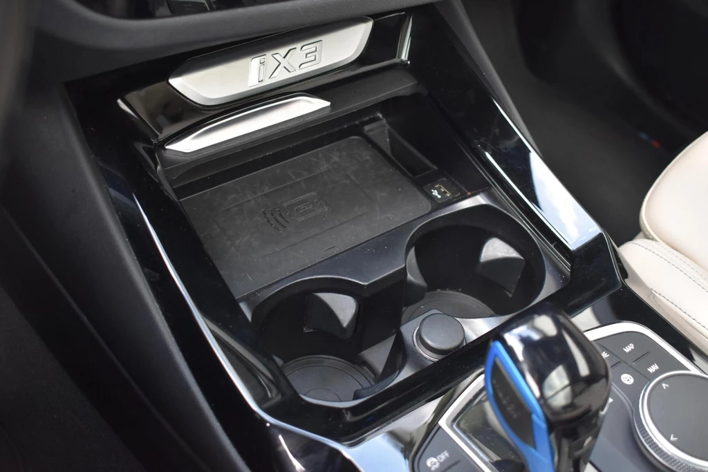 BMW iX3 – foto 25