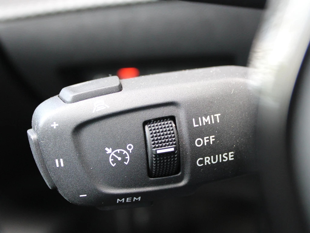 Peugeot e-2008 – foto 21