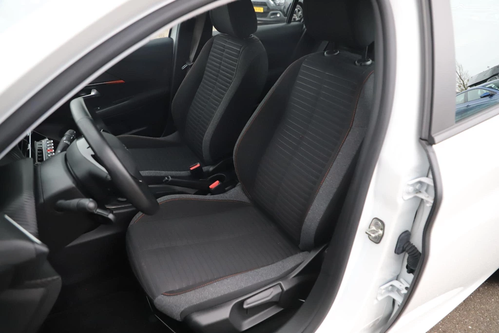 Peugeot 208 – foto 6