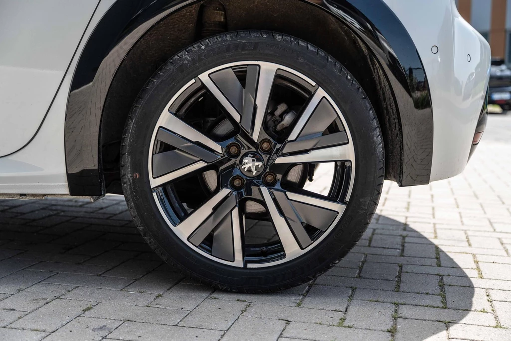 Peugeot 208 – foto 17