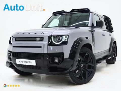 Land Rover Defender 110 2.0 P400e 110 Urban WideTrack Look | Panoramadak | Explorer Pack | Sidesteps | Lightbar | Trekhaak | Meridian