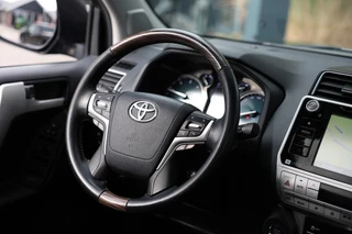 Toyota Land Cruiser – thumbnail 11