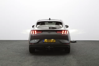 Ford Mustang Mach-E – thumbnail 4