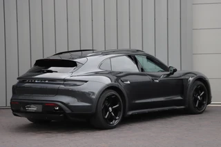 Porsche Taycan – thumbnail 3