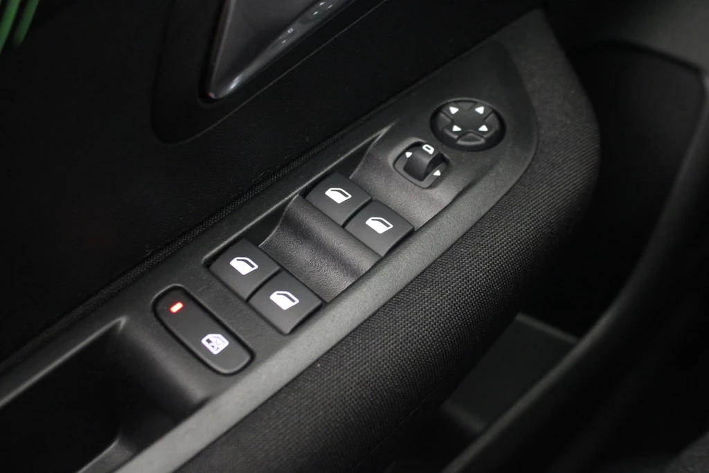 Peugeot 208 – foto 15