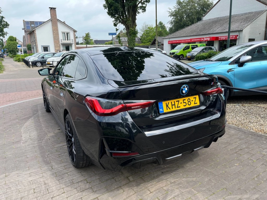 BMW i4 – foto 3