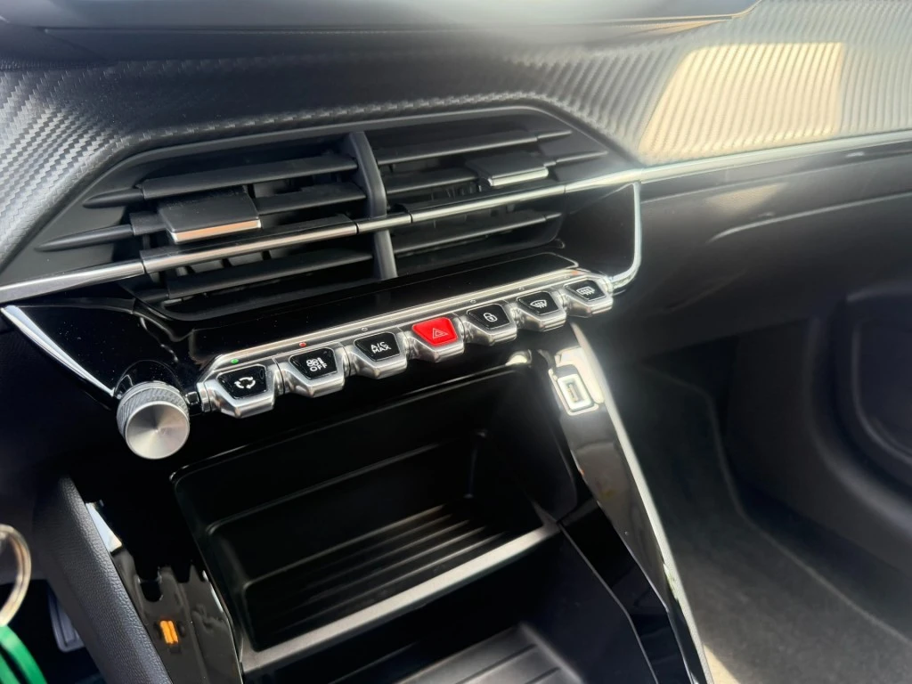 Peugeot 208 – foto 17