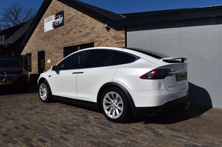 Tesla Model X – thumbnail 3
