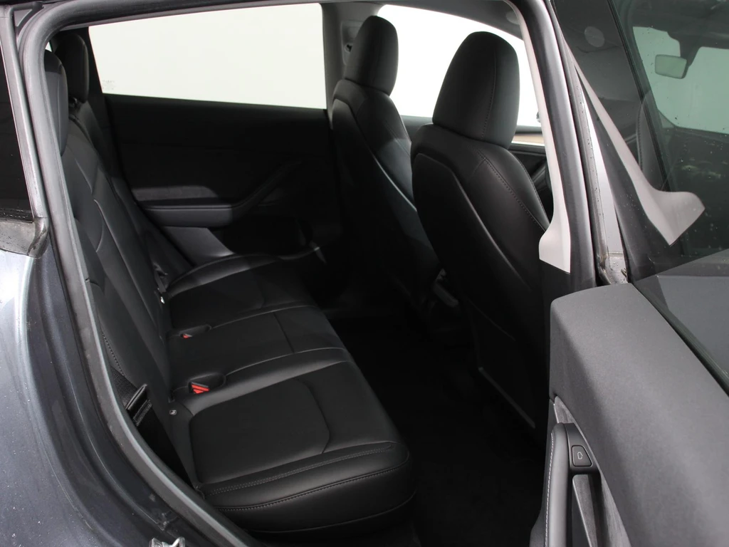 Tesla Model Y – foto 32