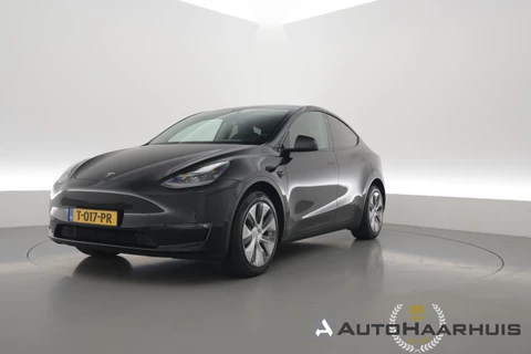Tesla Model Y Long Range AWD 75 kWh | Autopilot | Pano | Voorst. + Achterbank Verw. | PDC V+A | Navi | Camera | Stuur Verw.