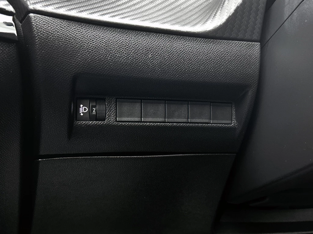 Peugeot 208 – foto 24