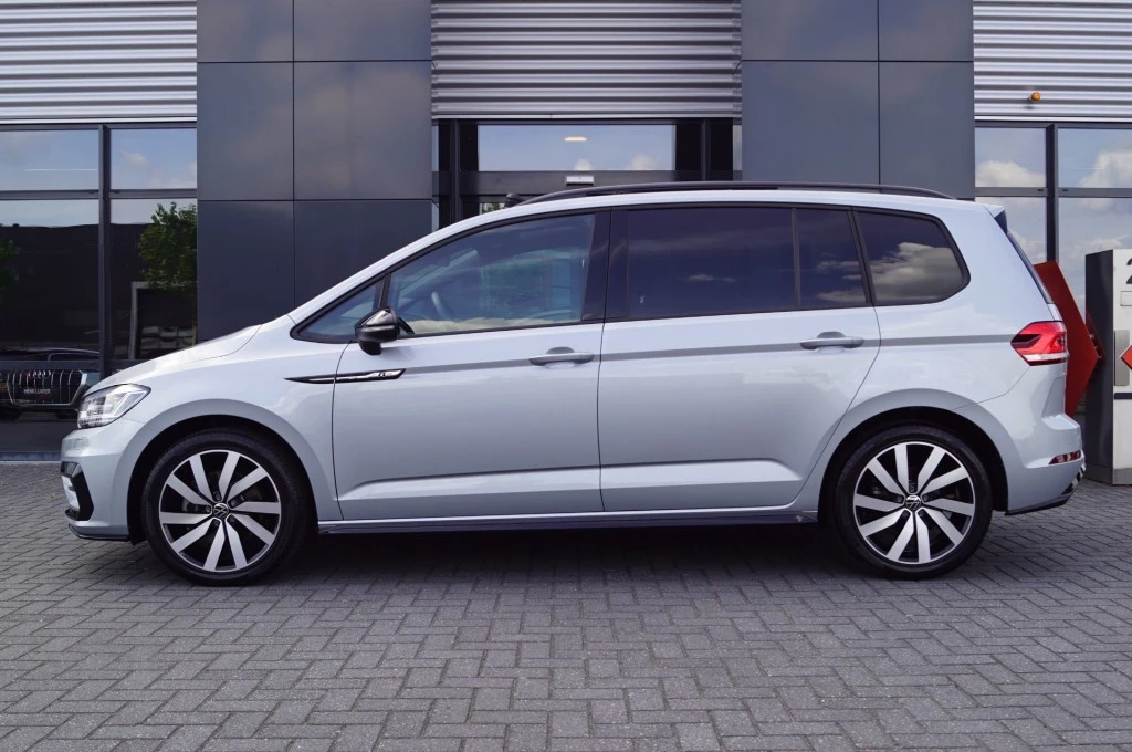 Volkswagen Touran – foto 2