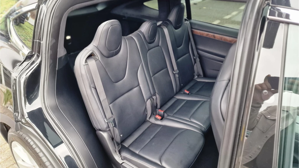 Tesla Model X – foto 12