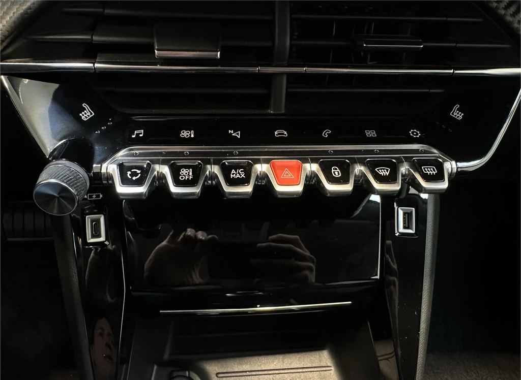 Peugeot 208 – foto 23