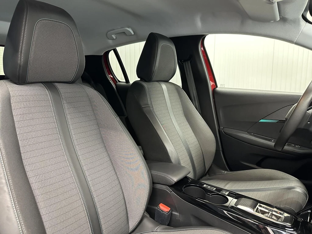 Peugeot e-208 – foto 14
