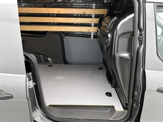 Ford Transit Connect – thumbnail 27